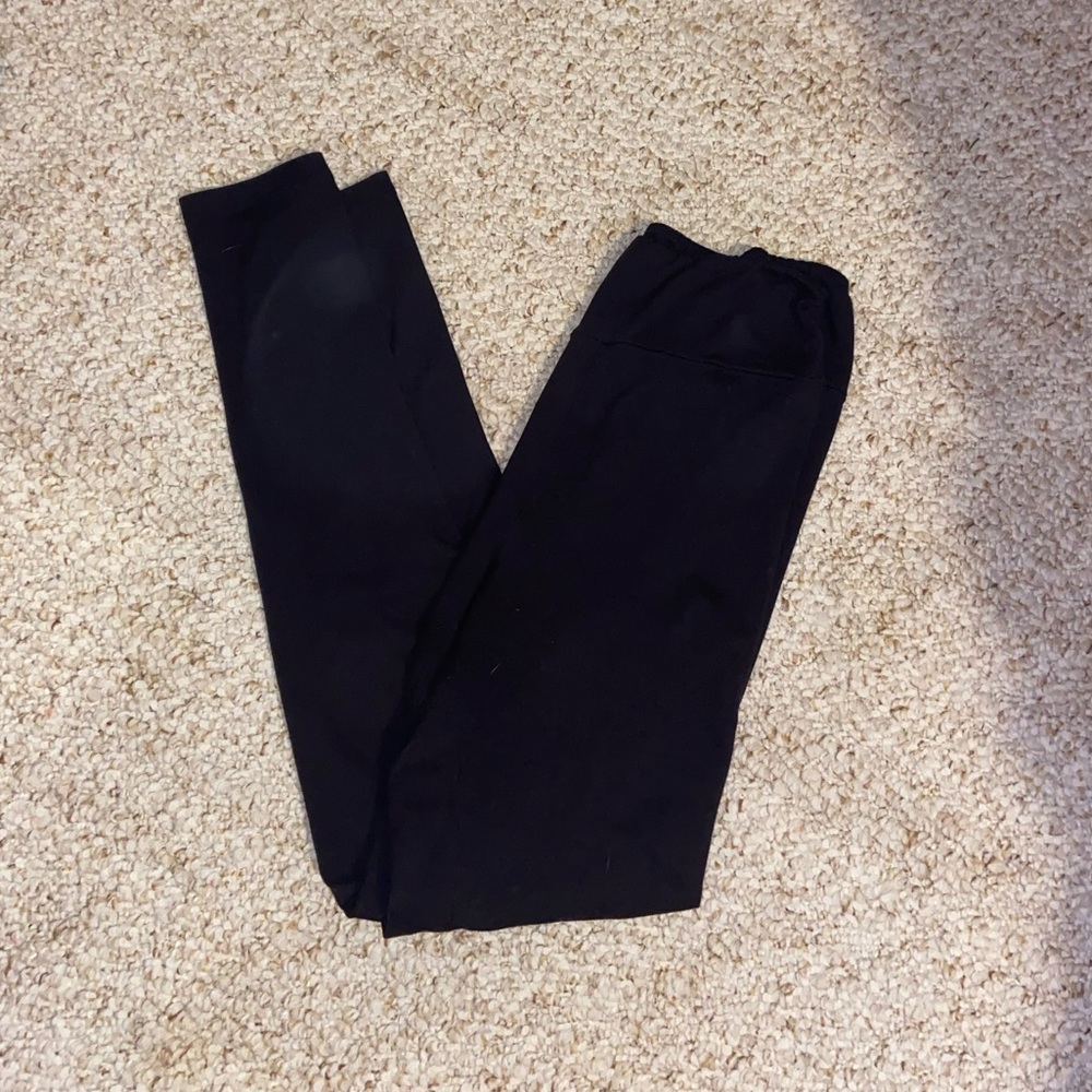 Black leggings